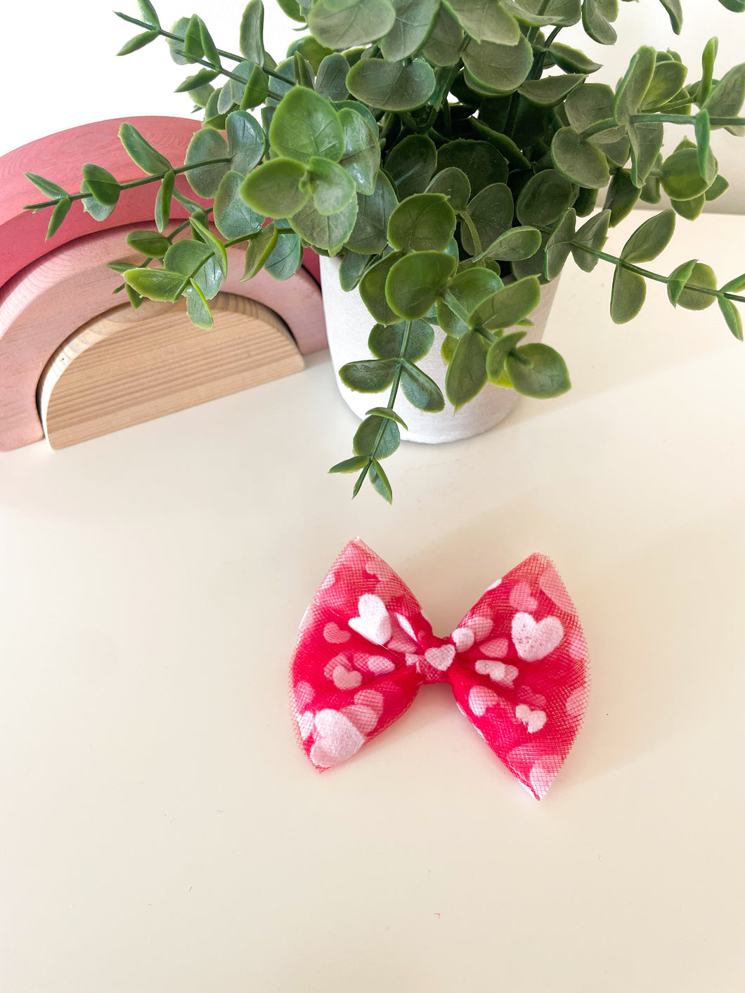 TULLE HEARTS BOW