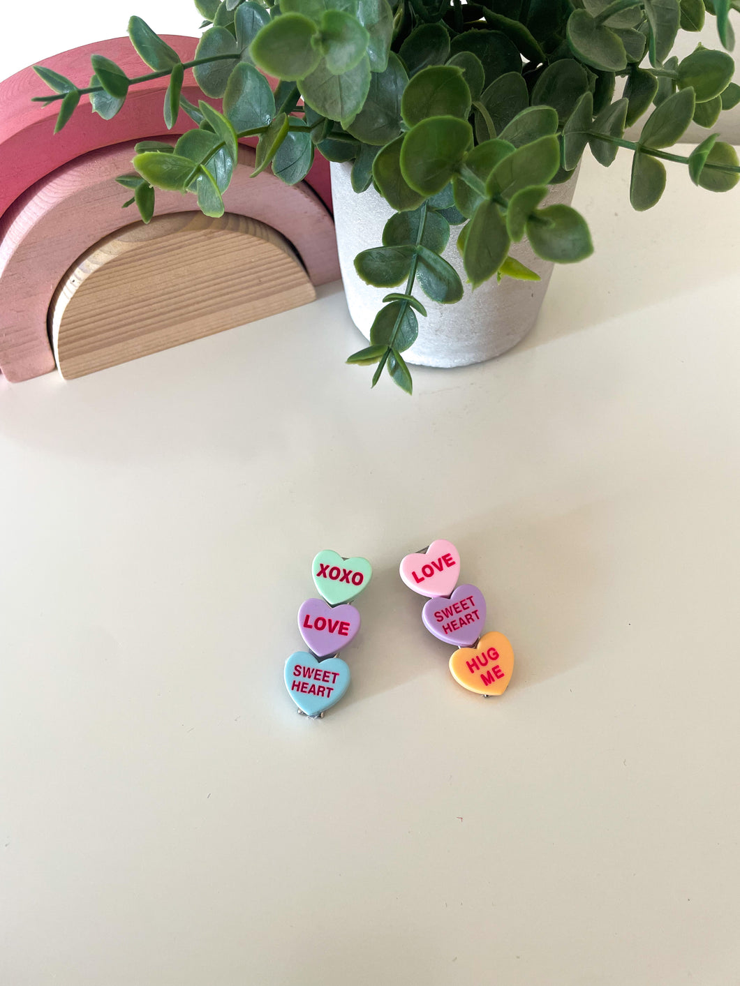 CONVERSATION HEARTS CLIP